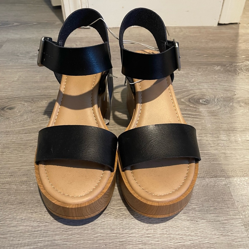 NWT Super Cute Wedges!